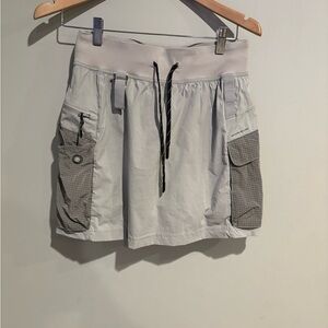 Lululemon multi pocket Gray and Black Skirt